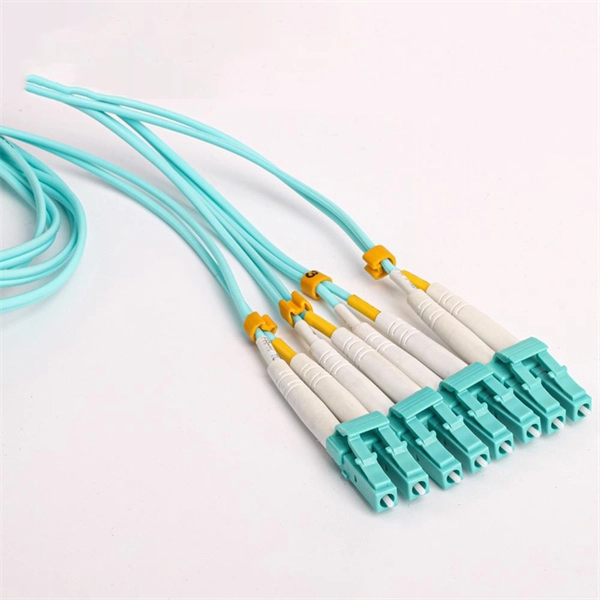 Experiment with Fiber Bragg Grating Strain Sensor