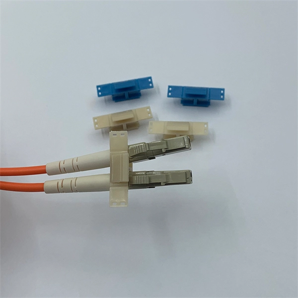 Distance between east and west of the distribution box